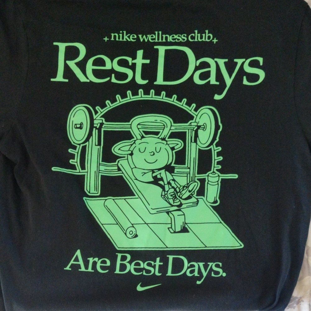 Nike Men's Black Tee with Neon Green 'Rest Days' Graphic
